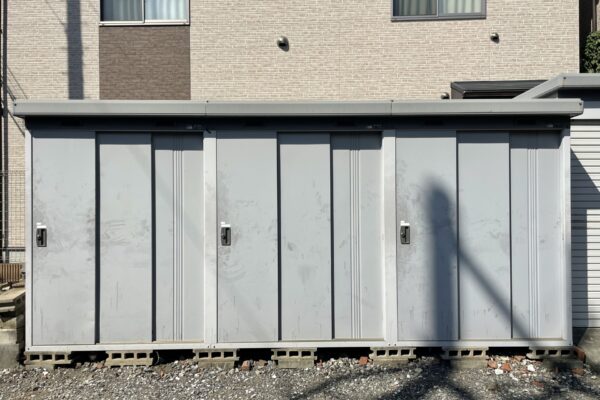 朝霞市でイナバの3連タイプの物置を買い取りました。